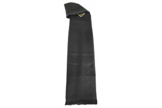 Sciarpa-Fendi-35x160-nido-d'ape-di-lana-nera l'accessorio d'eccellenza per ogni guardaroba per vestirsi con eleganza e stile